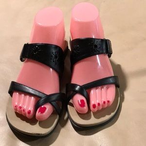 Basic Editions Black flat Sandals Size  7
